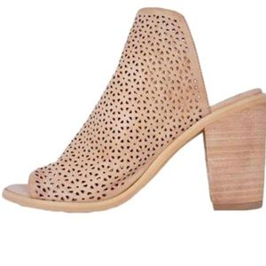 Rebels Ali Slip on Heels